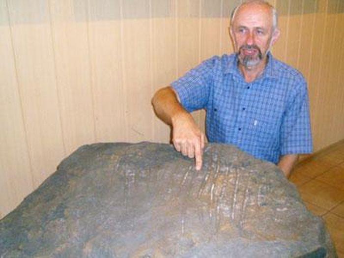 Археологи в Донецской области нашли каменный календарь, которому 3,5 тысяч лет